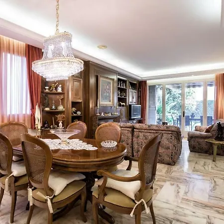 Paquita Villa *