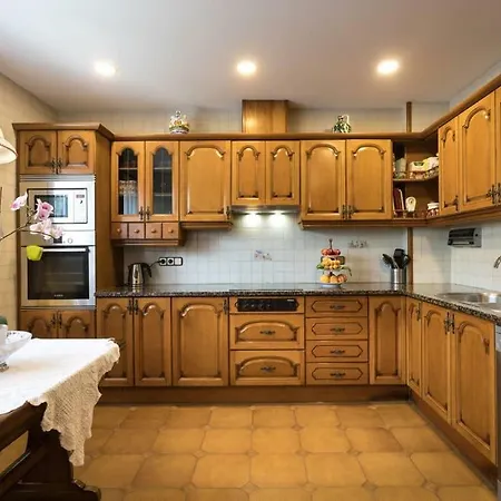 Paquita Villa