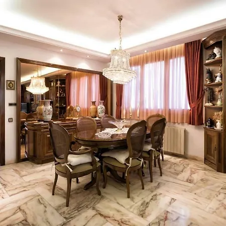 Paquita Villa *