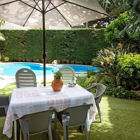 Paquita Villa