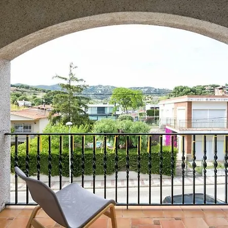 Paquita Villa